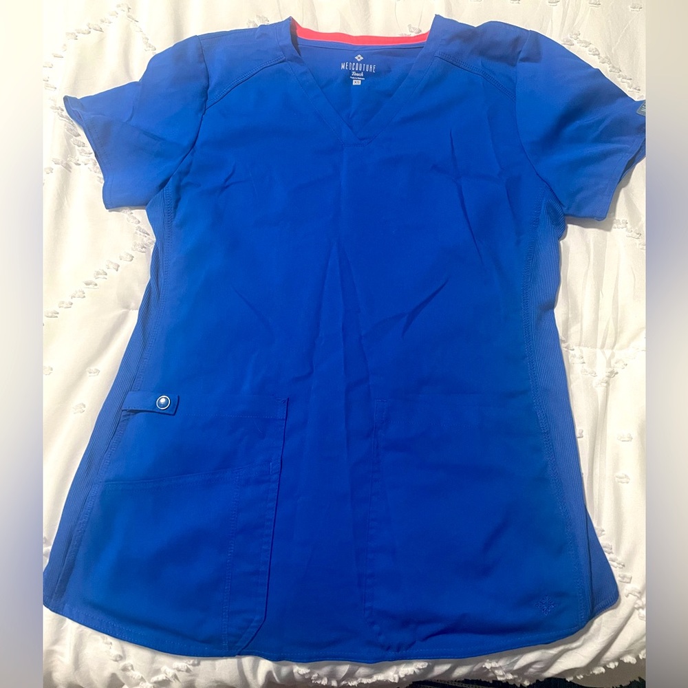 NWOT Med Couture Touch scrub top